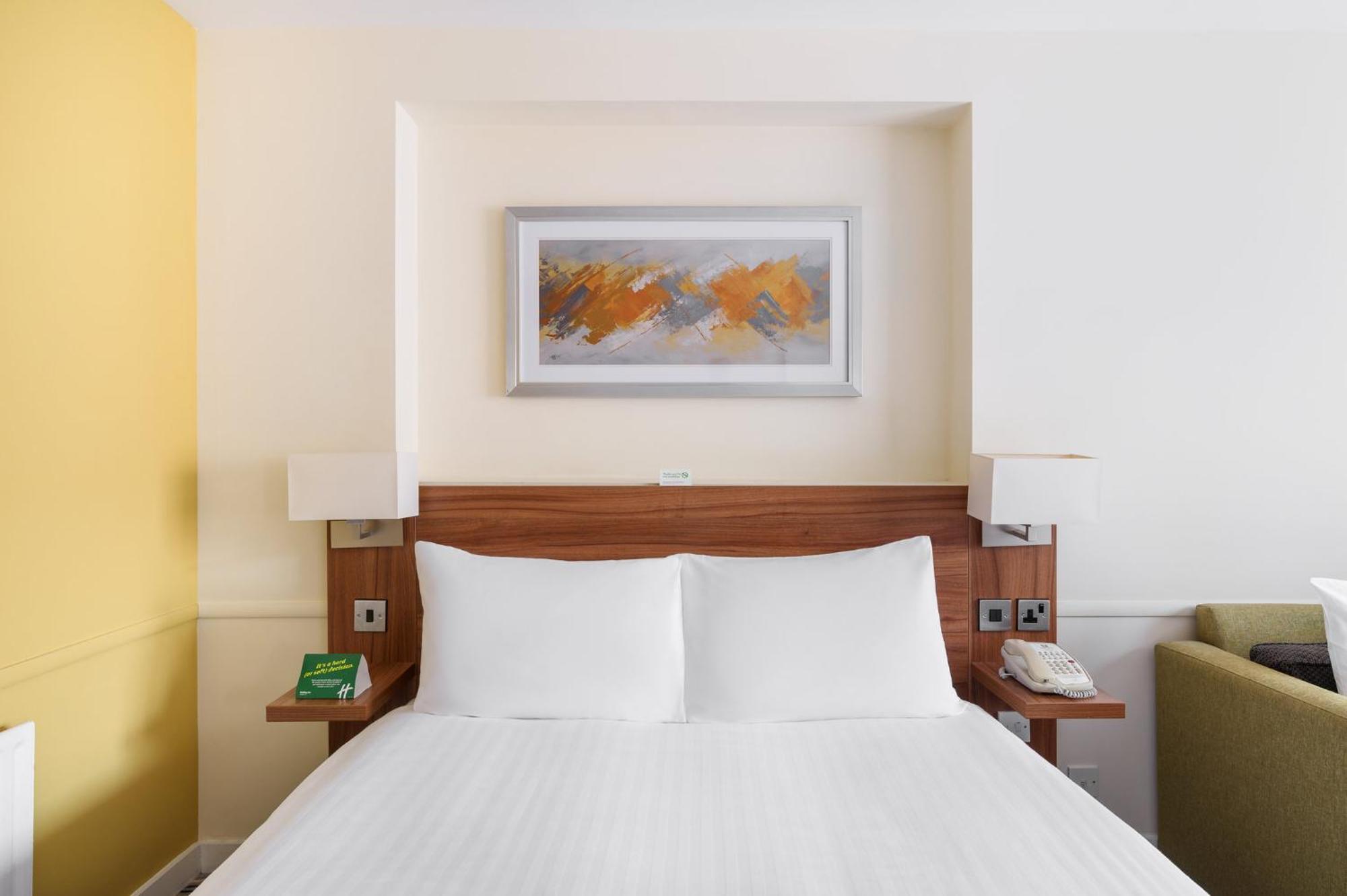 Holiday Inn Colchester By Ihg Exterior foto