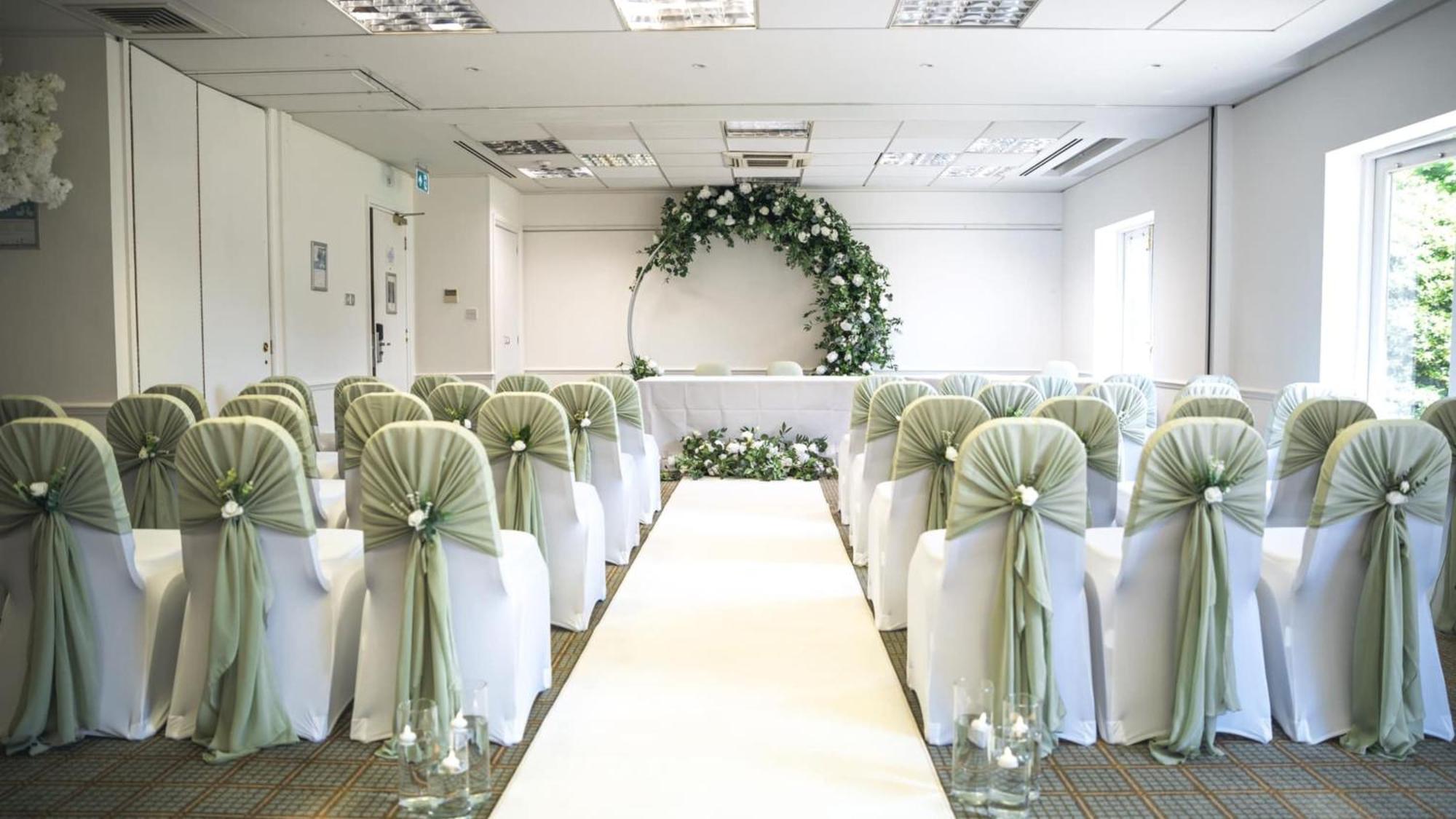 Holiday Inn Colchester By Ihg Exterior foto